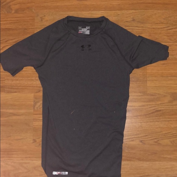 Under armour workout shirt - Picture 1 of 1